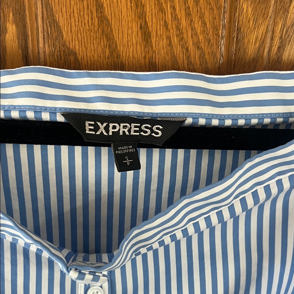 Express Off-Shoulder Blue Striped Button-Down Shirt Small Petit - Picture 3 of 5